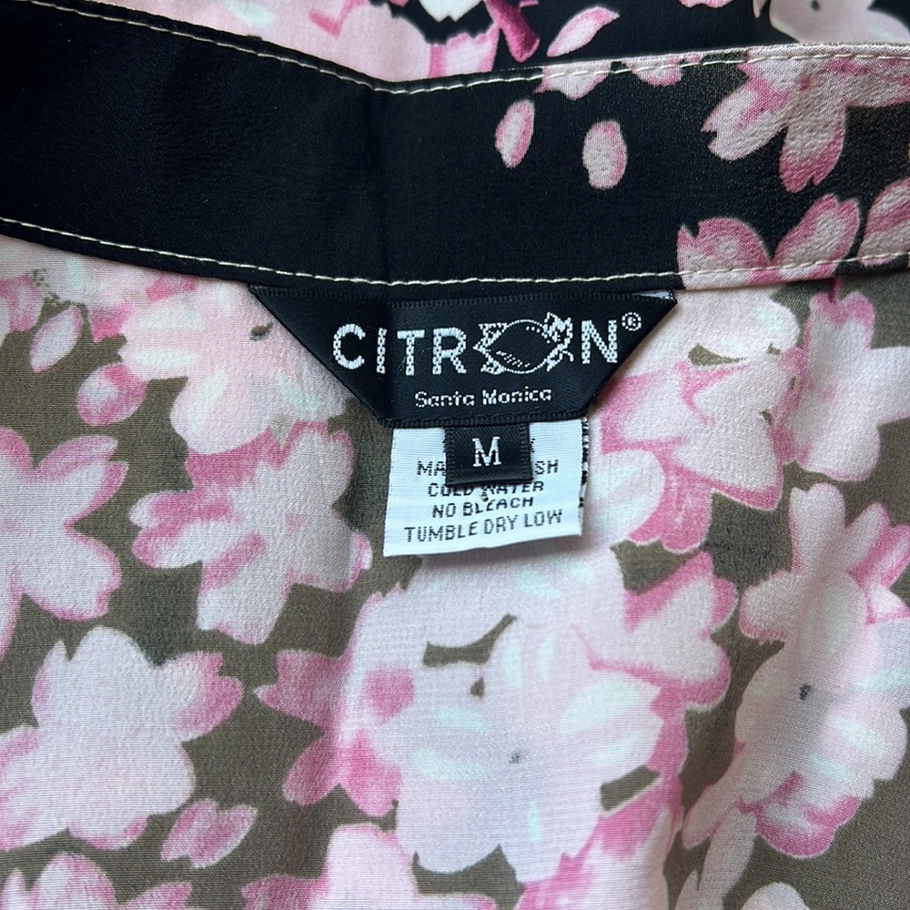 Cherry blossom silk top, sz M - Picture 4 of 4